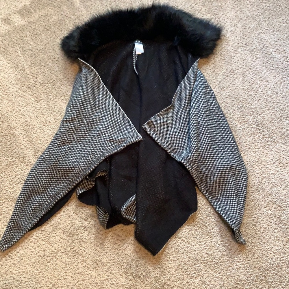 Akira Women’s Cape Grey With Black Faux Fur